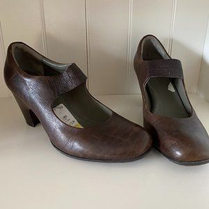 Born Mary Jane Brown Leather Shoes Women's Size 9